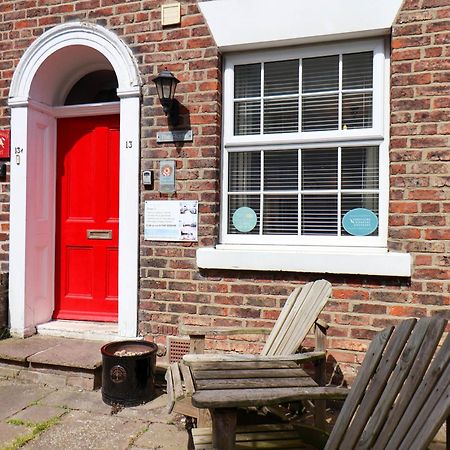 The Riddle Villa Whitby Exterior photo